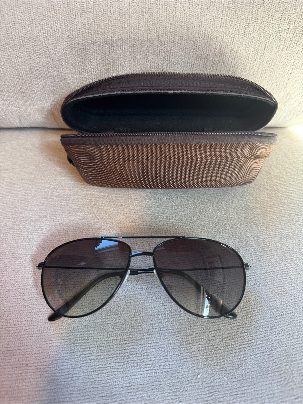 Maui Jim Black Aviator Sunglasses with Brown Textured Zip Case